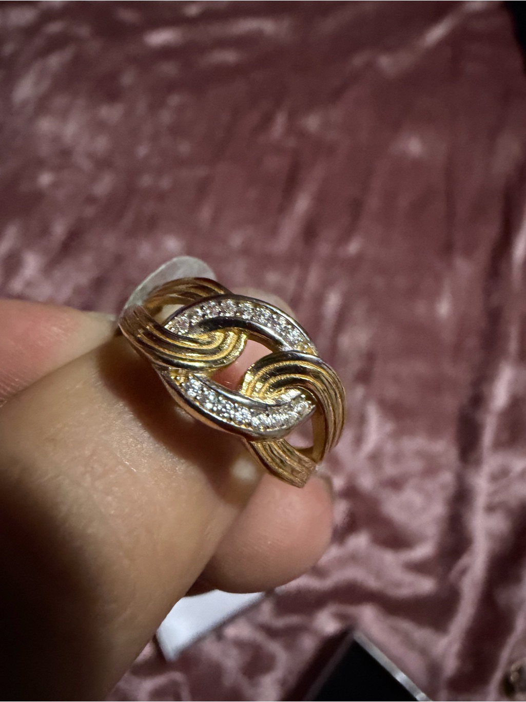 Gold-14k Ring With Clear Crystal Accents. Size 7 2.7 Gr. New